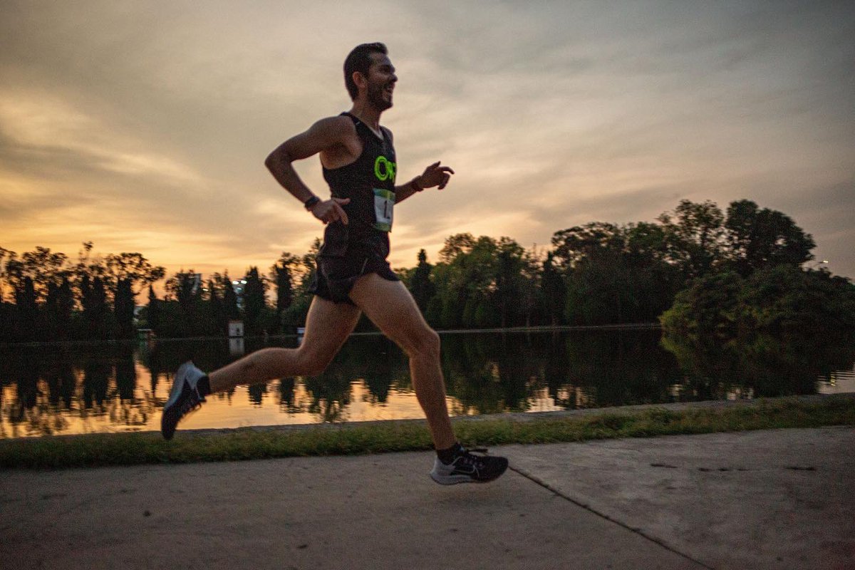 carlos_runs's tweet photo. Buena onda y corredor!!!!
Split Adidas Avène 30k
📸 Fotón @andresmonroy
#correr #adidasrunnersmexicocity #splitsadidasmx #splitadidas30k #running #runner
#time2run #runnerscdmx https://t.co/Vw0VFNt4tD