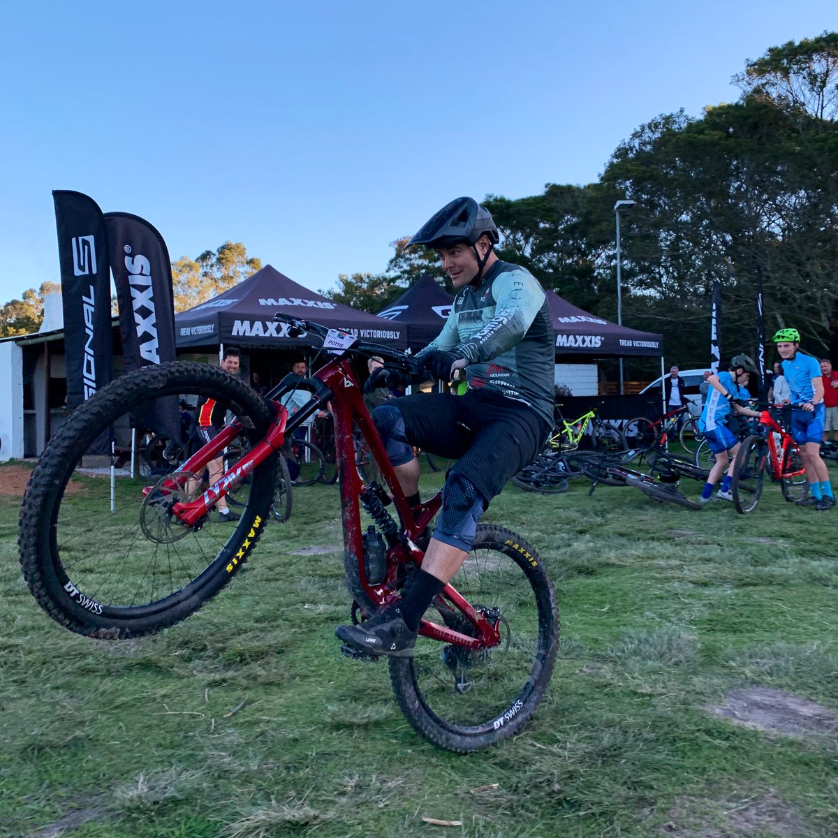 _RushSports_'s tweet photo. It was an absolute cracker of an afternoon yesterday where Pottie and Oli Munnik hosted a Scholars MTB Ride on the flowing trails at Norm Hudlin outside P.E.

Thanks to all of the youngsters who made it such a memorable day 😎

#WeRide @signalbikes @maxxistires 🚲💨🇿🇦 https://t.co/9365trBNZZ