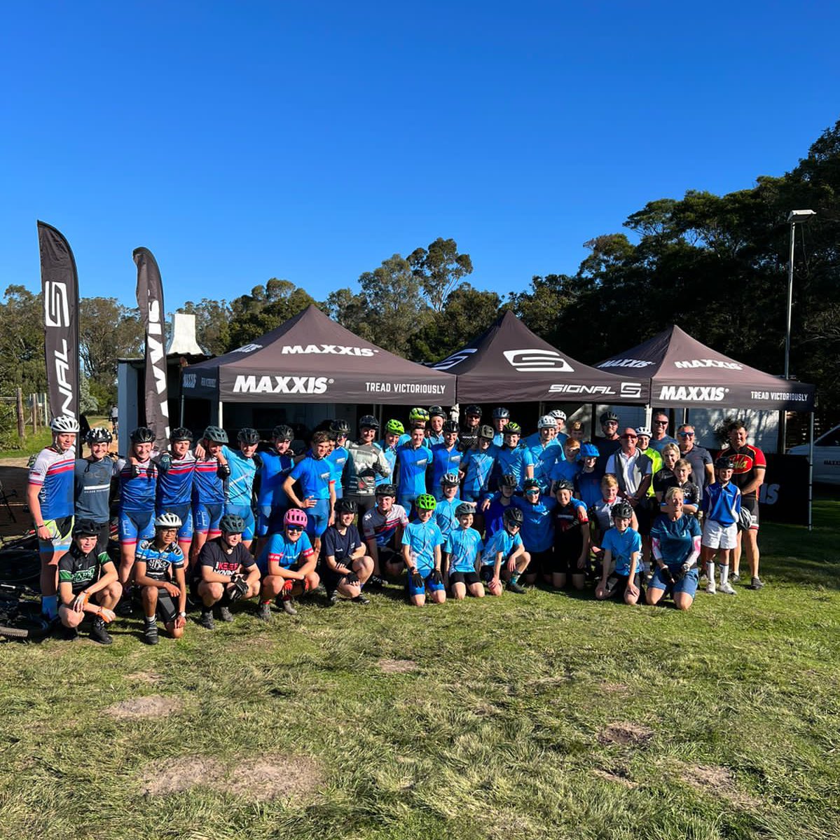 _RushSports_'s tweet photo. It was an absolute cracker of an afternoon yesterday where Pottie and Oli Munnik hosted a Scholars MTB Ride on the flowing trails at Norm Hudlin outside P.E.

Thanks to all of the youngsters who made it such a memorable day 😎

#WeRide @signalbikes @maxxistires 🚲💨🇿🇦 https://t.co/9365trBNZZ