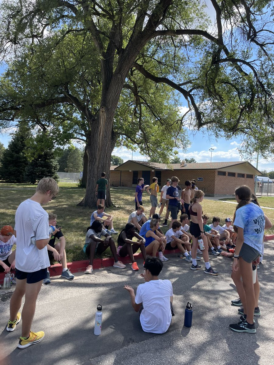 runningators's tweet photo. The best part of a hard workout is the hanging out with your team afterwards in the shade of a huge tree!🐊❤️@CoachMusiel @lnsathletics https://t.co/y73GwNA97F