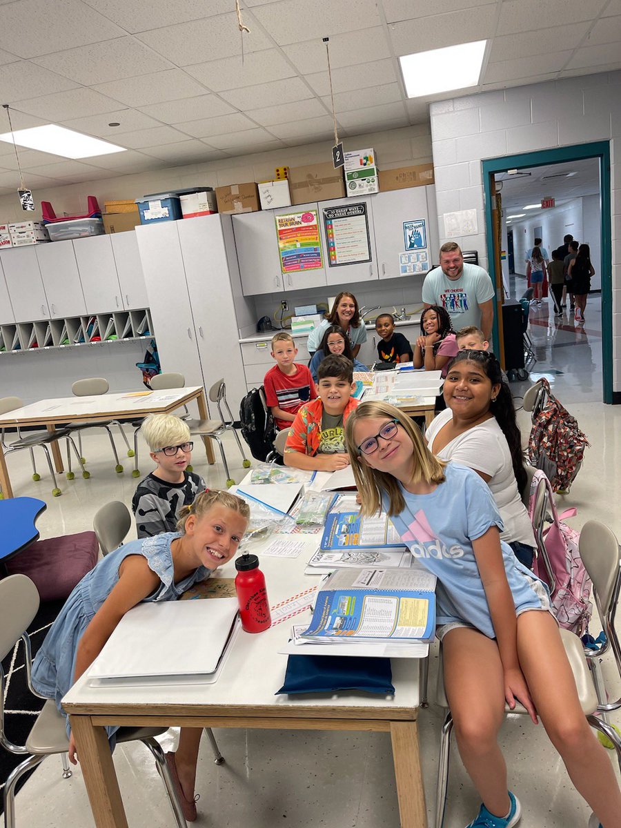 StJohnWM's tweet photo. When you are so excited to be a Cherokee Cheetah…
#WEareLakota #CheetahPride @cheetahstweet  We had a great first day X2 ! https://t.co/gXJLxnQgKs