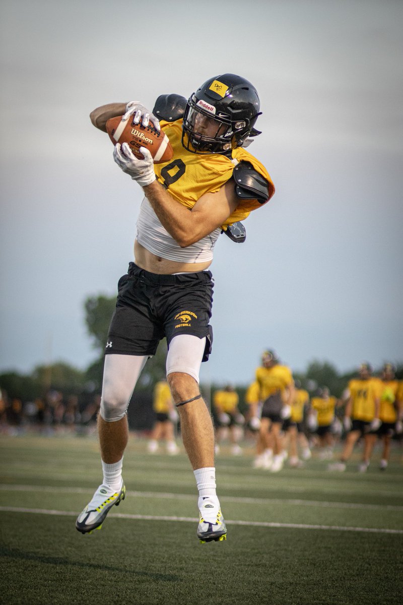 UWOFootball's tweet photo. 🤩Football in the Valley🤩 https://t.co/BltFMNgOPx