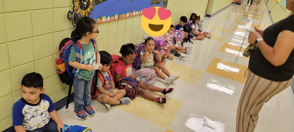 ABarrera90's tweet photo. It has been a wonderful first week! It's nice to be recognized for how hard our Littles are already working. Transitions have been going great! @HarlandaleISD #PrekCounts https://t.co/56eZbN3dBa