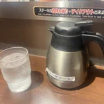 いきなりステーキの衰退理由？!ステーキソースとお冷やを間違えてしまう!