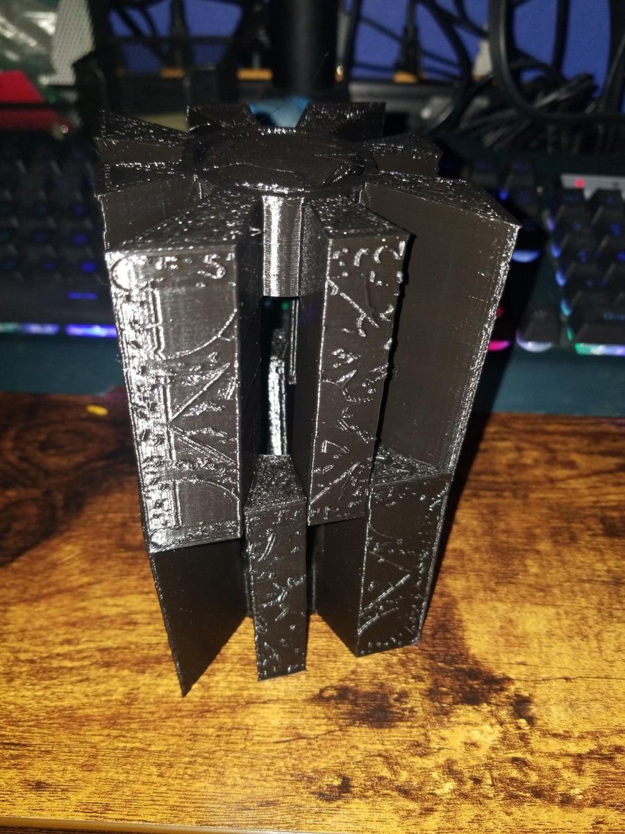 at3sparky's tweet photo. @ZacBeThompson @seananmcguire I found this at a garage sale. I finally figured out how to open the stupid thing. Wait, is that... a portal? https://t.co/7hYcVqd7RC