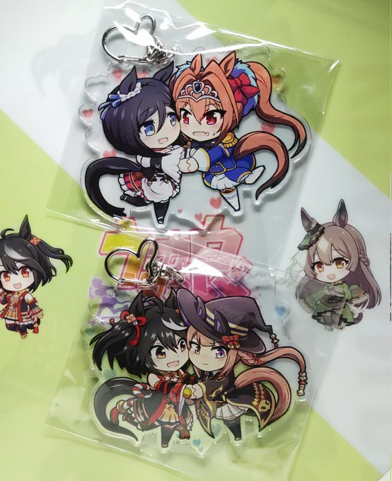 アクキー届いた!!発色キレイめで満足…!そして結構デカい! 