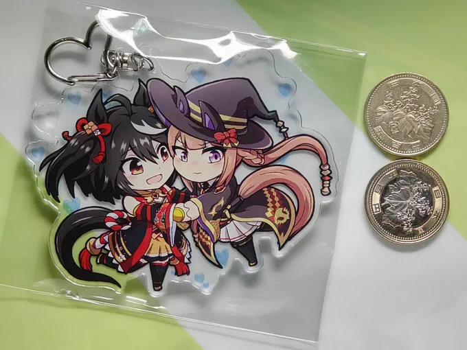 アクキー届いた!!発色キレイめで満足…!そして結構デカい! 