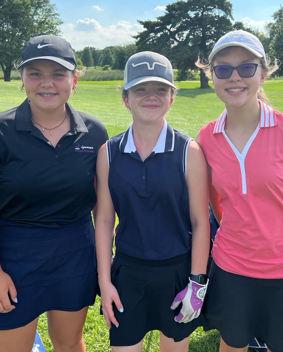 CoachDeGiulio's tweet photo. Practice round at Green Meadows in team format. Texas Scramble, Scramble and Best ball! The Blue team shot even par and won new mustang head covers! #DGSPride #dgsgg https://t.co/eZnI4b5Q06