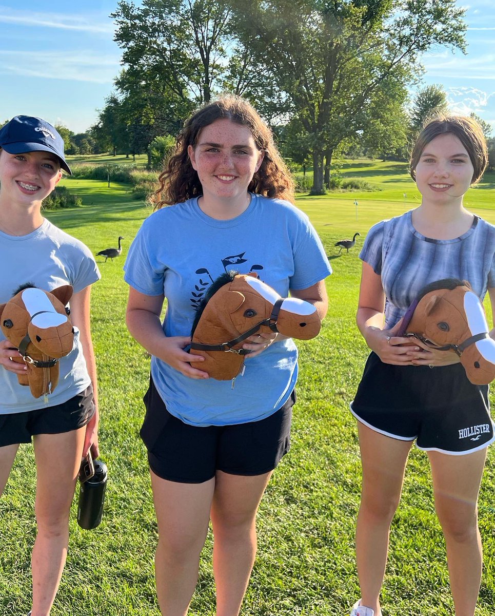 CoachDeGiulio's tweet photo. Practice round at Green Meadows in team format. Texas Scramble, Scramble and Best ball! The Blue team shot even par and won new mustang head covers! #DGSPride #dgsgg https://t.co/eZnI4b5Q06