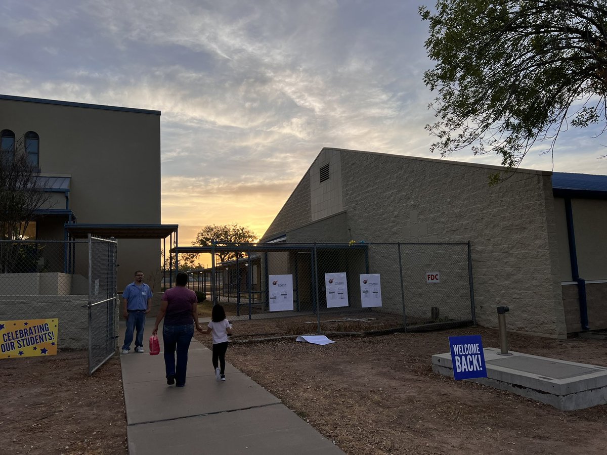 It was so great to rebuilding our culture and commitment to our Reagan families today as they walked their sweet kids to class. <a href="/SanAngeloISD/">San Angelo ISD</a> <a href="/reagansaisd/">Reagan Elementary</a> <a href="/TriciaHartman19/">Tricia Hartman</a> #FirstDaySAISD