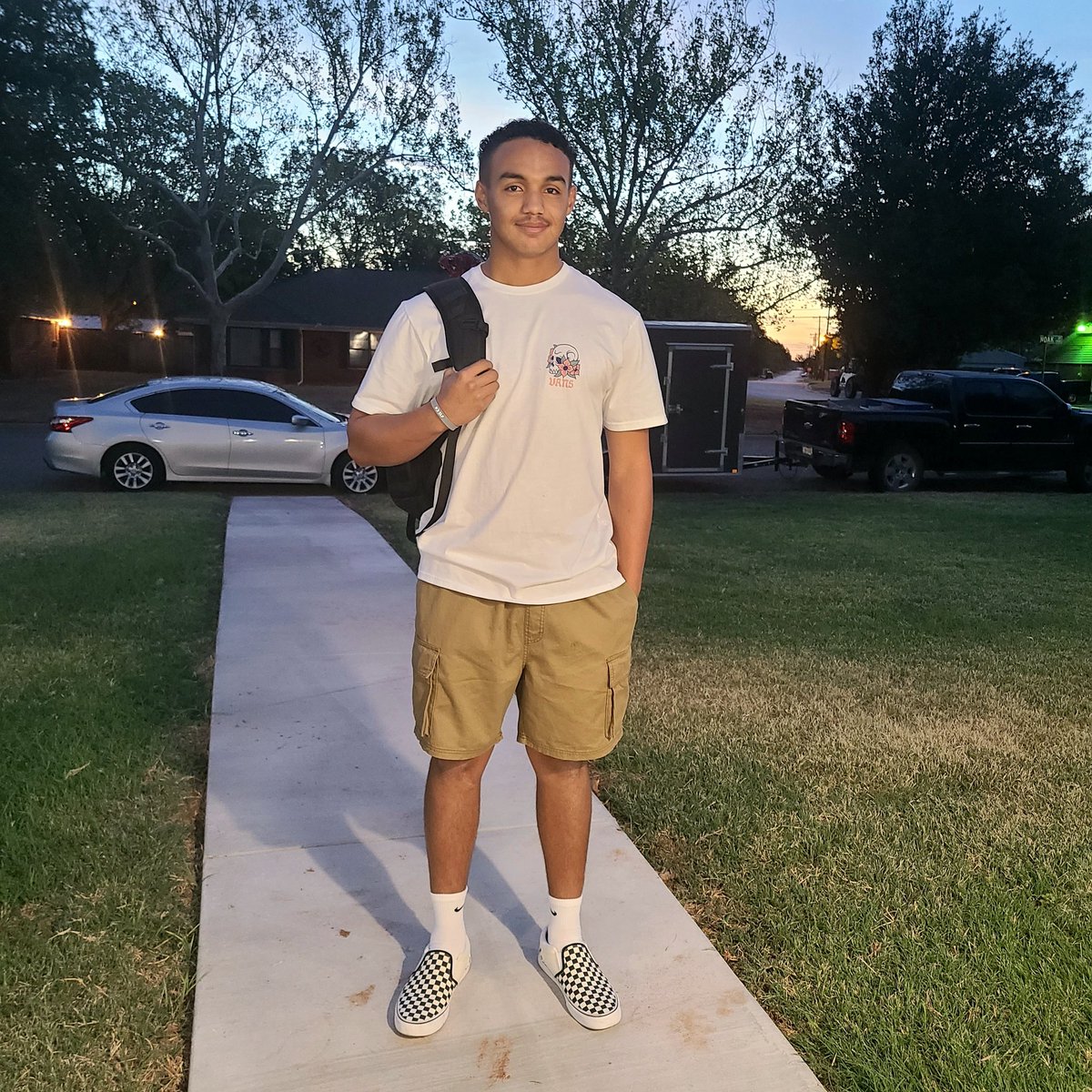 sleal1523's tweet image. GO BE GREAT.... 🖤💛💪🦅
Be strong and courageous. Do not be afraid; do not be discouraged, for the LORD your God will be with you wherever you go. joshua 1:9 

#anotherlast #HereWeGo
#senioryear #tristenmichaelhall #thebestisyettocome @TristenHall_81