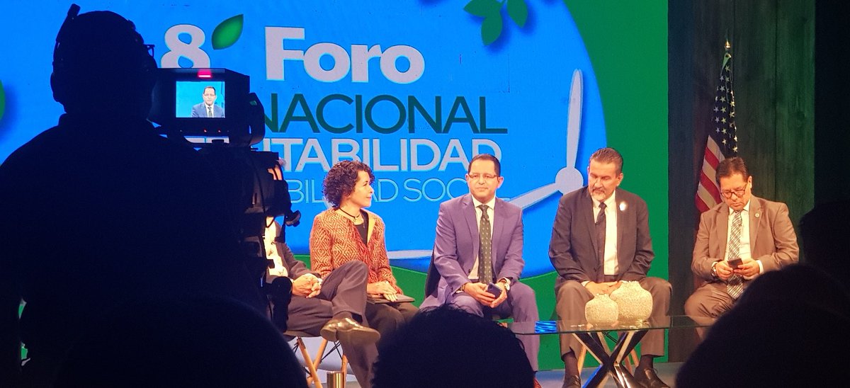 marquezpmp's tweet photo. En representación de @CNEMCO participé en el evento de inauguración del #8voForodeSustentabilidad y Responsabilidad de la U.S. Mexico Chamber of Commerce Chapter Guanajuato (#USMCOC), una extensa felicitación a sus organizadores
https://t.co/2A7rJ8ftcb https://t.co/7WaipZ0mOA