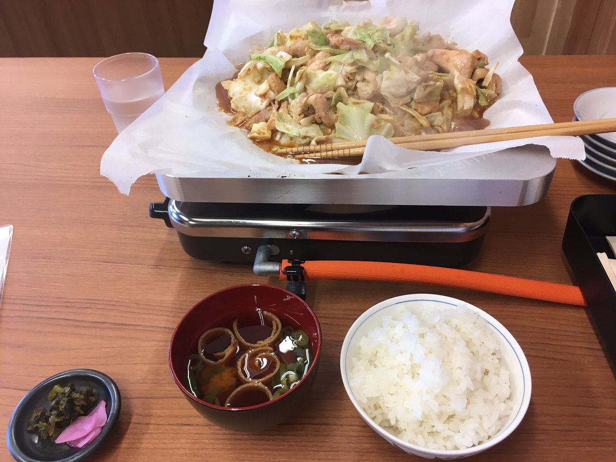 yeahGoshirakawa's tweet photo. まんぷく亭
ケイちゃん1.5人前とご飯中盛り
ニンニク効いてて美味しかった😄
アルミ削り出しのジンギスカン鍋はふっくら焼き上がるこだわりの焼き器だそ���です❗️ https://t.co/TxZq8kBAoi