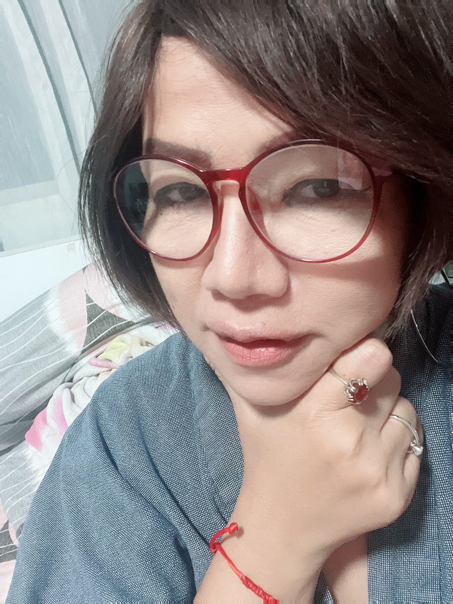 chitchaphat91's tweet photo. ลุ๊กใส่ แว่น เป็นไงมั่ง https://t.co/Er5FPTZe34