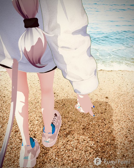 女の子がなぜ砂浜で謎の自撮りを撮ってインスタに上げるのかずっと謎だったんですが…今、この身をもってその謎を解き明かしつつあります…#fumifumi_v 