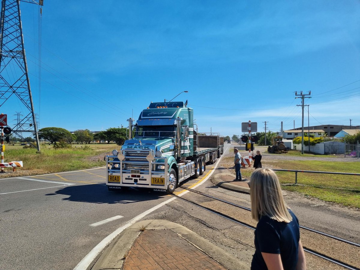 qta_trucking's tweet photo. Helping our members navigate the tight turns - Some pics of this mornings on-road heavy vehicle simulation we coordinated with a couple of our members to help solve some local access issues in Townsville. Coordinated with @TSVCouncil @NHVR
#roadaccess #permits #qta https://t.co/RWDFrxUyBk