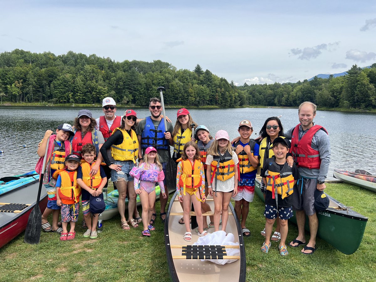 Stephen_Kellogg's tweet photo. Nature is no joke. Family hang on the water today with Factors, Martins, Caffreys and Kelloggs. #VT https://t.co/7kEEZ0HDni