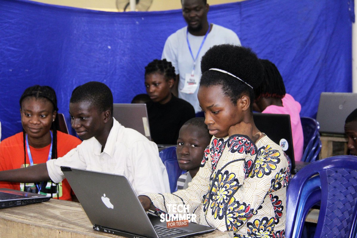 badoorichy's tweet photo. Day 8!
Tech Summer For Teens!
The kids went into their various groups to continue their project, very amazing to see the progress these folks have made in just 8 days.
#teens #tech #TechSummerforteens #uiux #css #html #javascript #productdesign https://t.co/FiEjsZkTu4