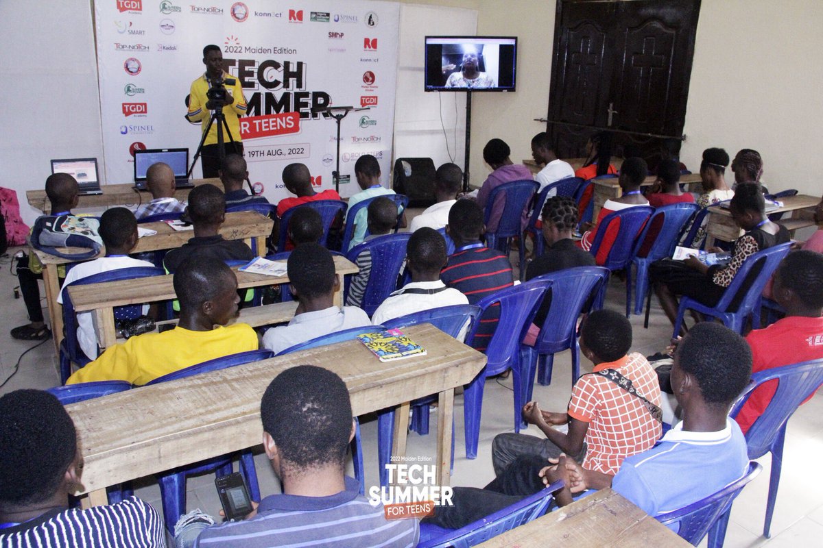 badoorichy's tweet photo. Day 8!
Tech Summer For Teens!
The kids went into their various groups to continue their project, very amazing to see the progress these folks have made in just 8 days.
#teens #tech #TechSummerforteens #uiux #css #html #javascript #productdesign https://t.co/FiEjsZkTu4