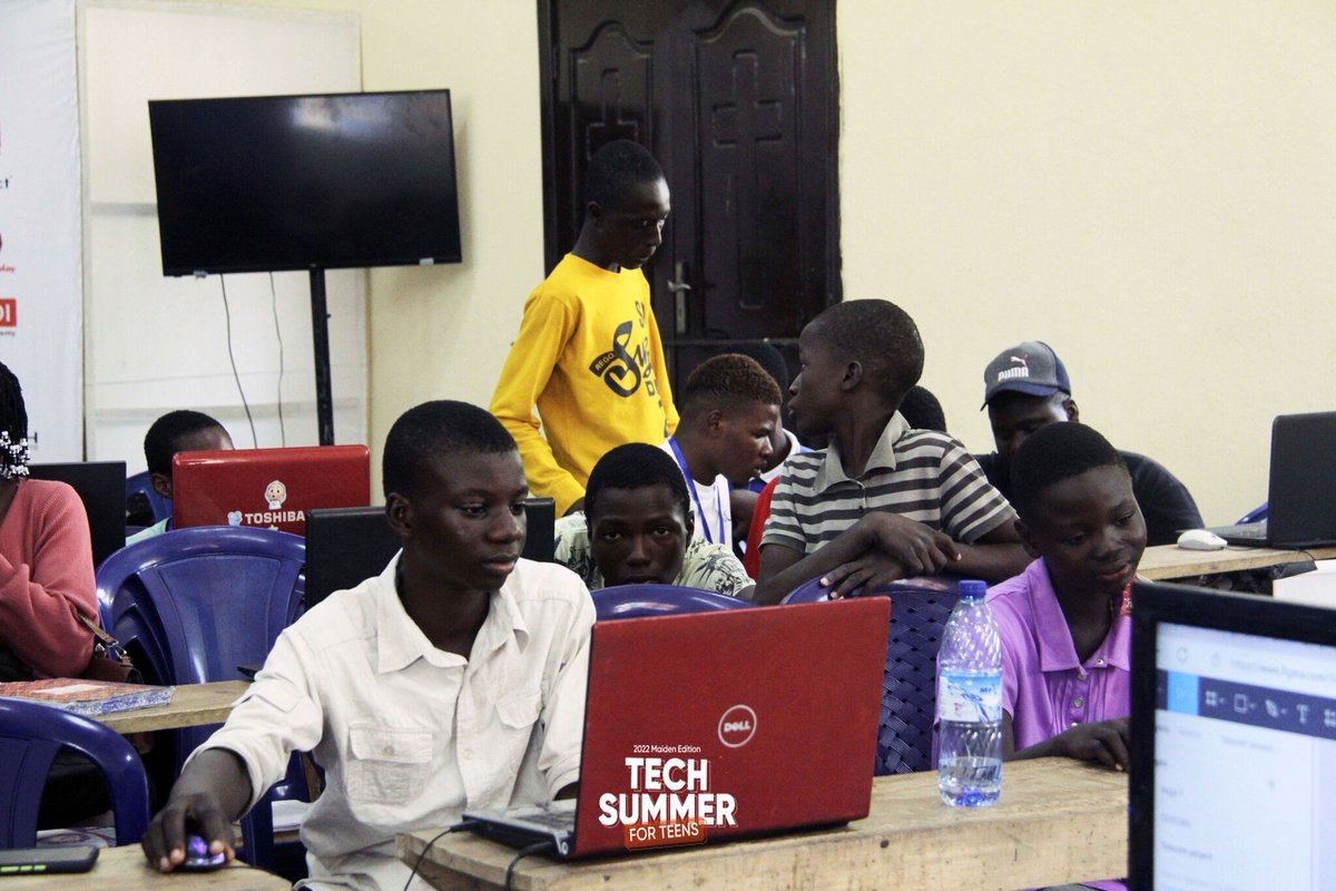 badoorichy's tweet photo. Day 8!
Tech Summer For Teens!
The kids went into their various groups to continue their project, very amazing to see the progress these folks have made in just 8 days.
#teens #tech #TechSummerforteens #uiux #css #html #javascript #productdesign https://t.co/FiEjsZkTu4