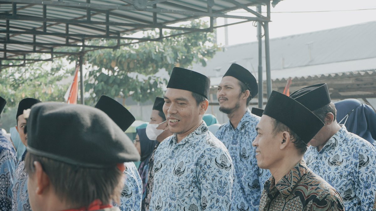 pemdessamborejo's tweet photo. Dokumentasi Upacara HUT RI ke 77
di Halaman MIS Samborejo

Samborejo, 17 - 08 - 2022

#HUTRI #DirgahayuIndonsiake77 https://t.co/GOl31LqzHB