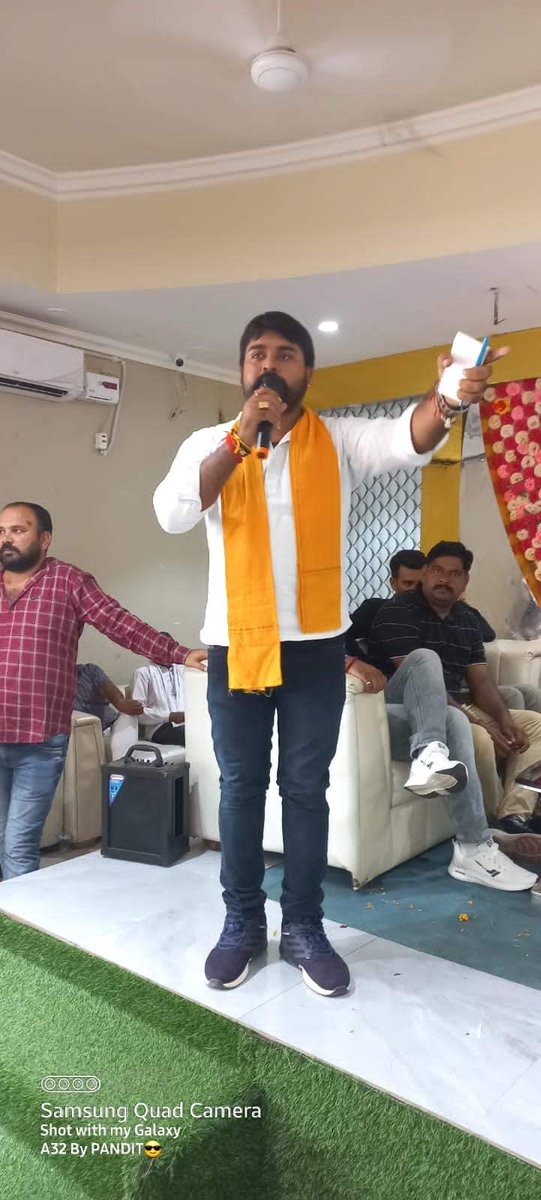 “नसीहत वह सच्चाई है जिसे हम कभी ध्यान से नहीं सुनते, तारीफ वह धोखा है जिसे हम पूरे ध्यान से सुनते हैं”
जय श्री राम🙏