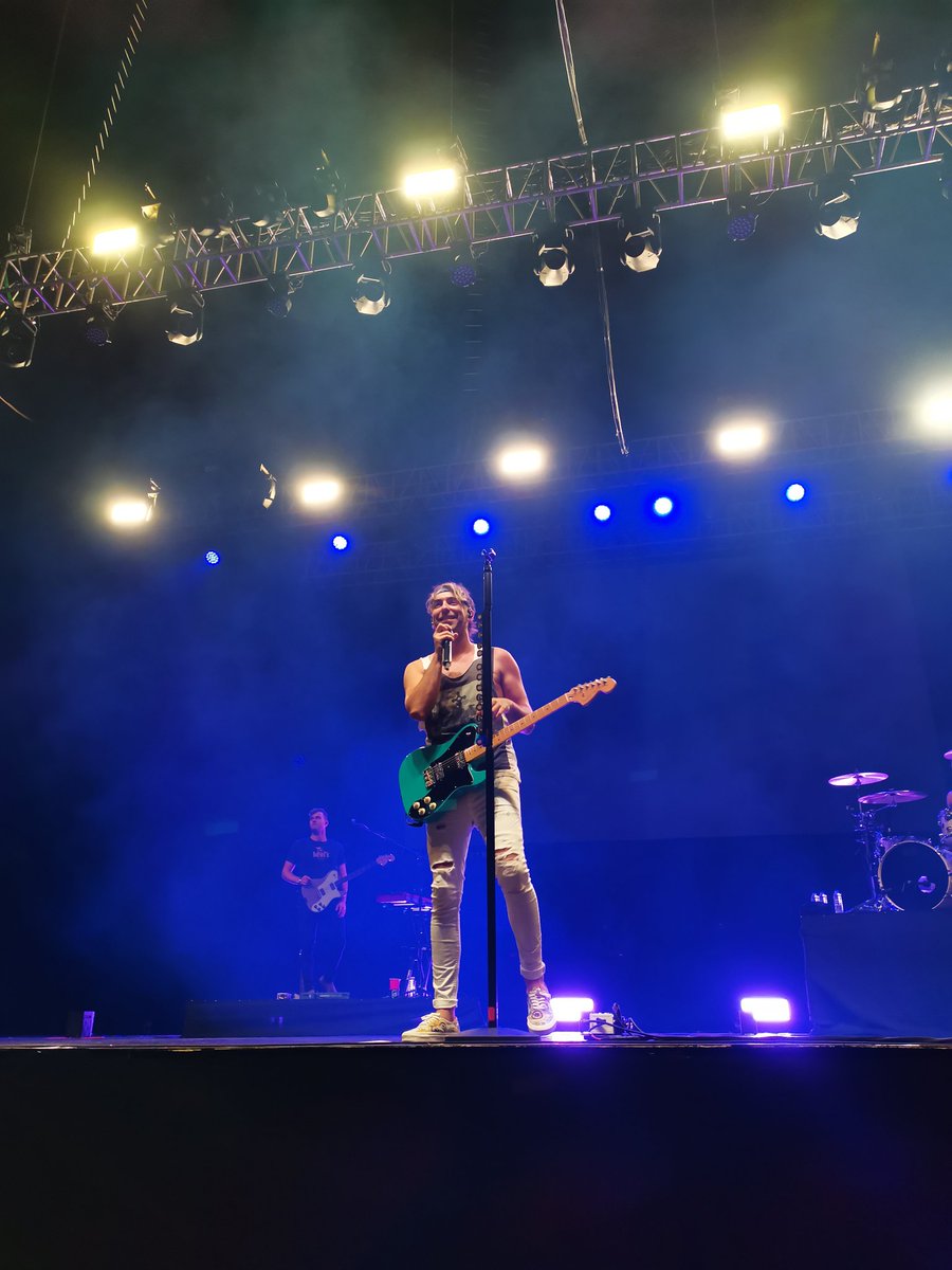 lexcastillo_'s tweet photo. from downloading his pictures on the internet to me actually taking photos of him 💛
#ATLinManila2022 https://t.co/zXdOdW5S3I