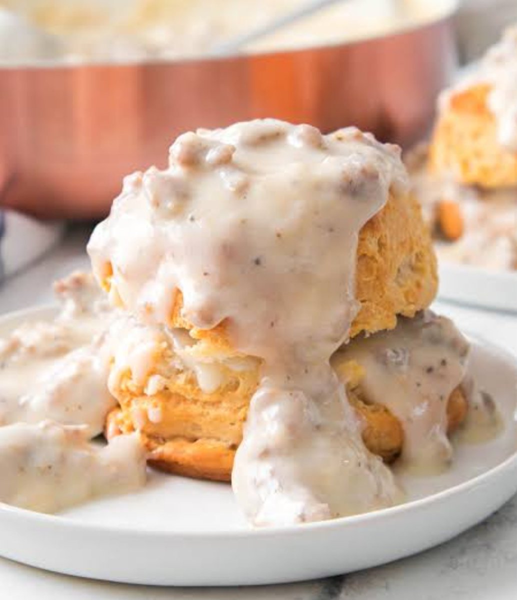 Jamerzella's tweet photo. @AlphaAntonAU Its a white sausage gravy. Very nice. https://t.co/fXBwZVXP4Q