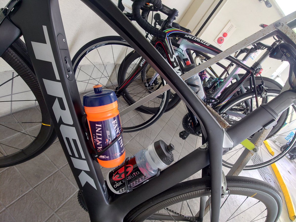 DIVA_kyon_p_39's tweet photo. あちーーーw🤣💦
#LeveloAPEX
#teamAPEX
#TREK
#トレック
#ロードバイク
#ロードバイク乗りと繋がりたい
#ロードバイク初心者 https://t.co/v00TXc0IYC