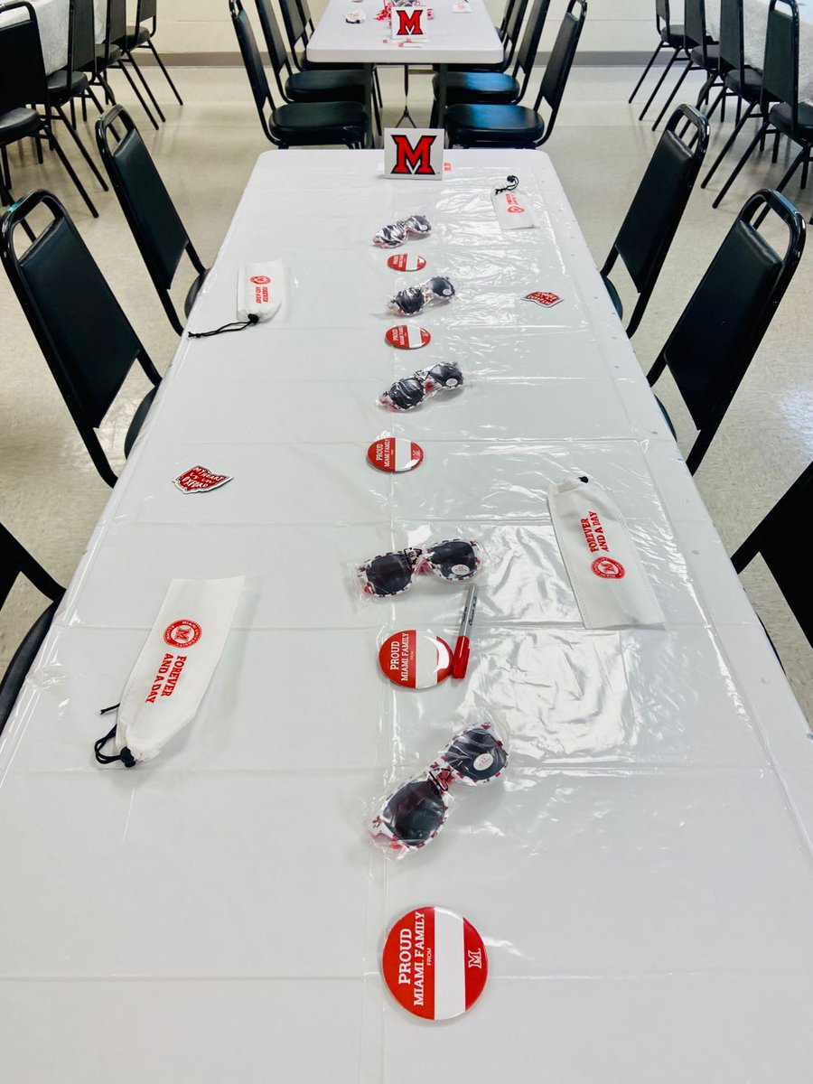 CieraJThomas's tweet photo. We had a blast meeting new students at our Columbus send-off breakfast!! #LoveAndHonor #MiamiUniversity #classof2026 @MiamiOhColumbus https://t.co/Flh4Kns0jm