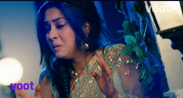 parodypaakhi's tweet photo. Kitni badi Bewakoof thi Mai ππ
Apne dodo ko nei pehchan payi
Itni din se ek anjaan ke saath rehrhi rhi room share ki,isne muje touch kia cheeeee
ππππ
#FanaaOnVoot #FanaaIshqMeinMarjawan #Aakhi #AgastyaRaichand #ReemShaikh #PaakhiRaichand #FIMMJ
WANT FANAA EXTENSION https://t.co/ov4uFmvG8b