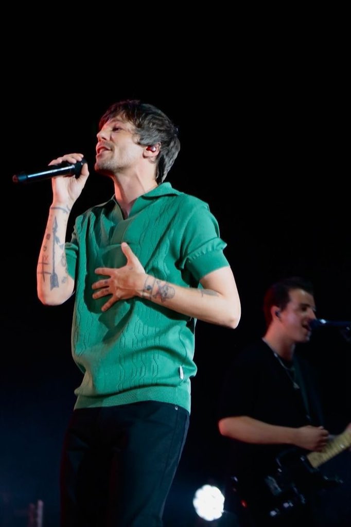 theblossomone's tweet photo. hace 2 meses y 6 días fui al concierto de louis tomlinson aquí en mty en el citibanamex, el 11 de junio de 2022, y aún no puedo creer que después de 10 años desde que escucho su música y desde que lo sigo pude ir, ahorré mucho para comprar los boletos y no podría estar más https://t.co/nclo13RD1y