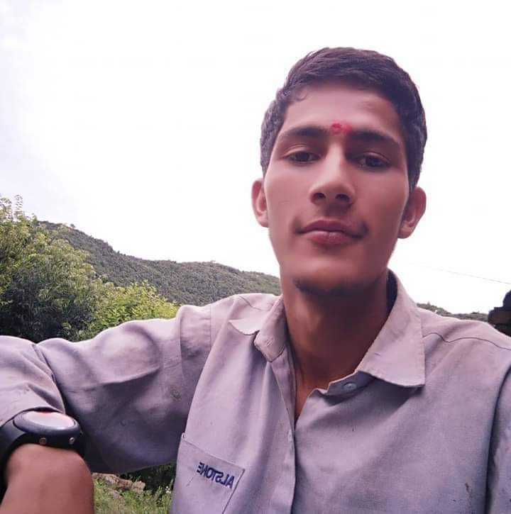askbhupi's tweet photo. गुमशुदा की तलाश
मनकुश नेगी पुत्र श्री बलवीर सिंह नेगी
ग्राम लोदन पट्टी गोडर जिला उत्तरकाशी 16/8/2022 शाम 5 बजे अपने गांव से लापता
किसी प्रकार की जानकारी पर संपर्क करे 8449215085=8171049574 =8192950880
@UttarkashiPol @uttarakhandcops @DIGGarhwalRange https://t.co/hr3iECWn1f