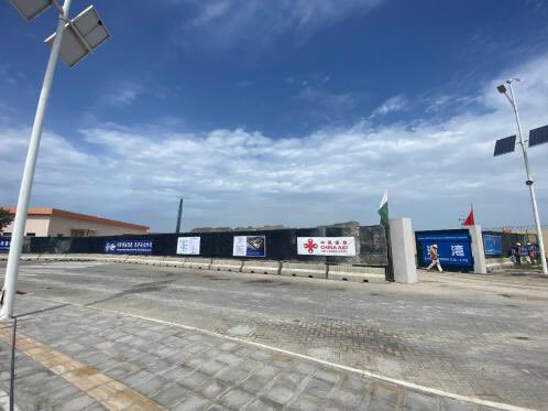 China-aided #Gwadar Seawater Desalination Project, with capacity of 5000 tons of household water per day, is under smooth construction by joint efforts of both Chinese &amp; local workers. It will provide clean water to local people in Gwadar and improve their lives upon completion.