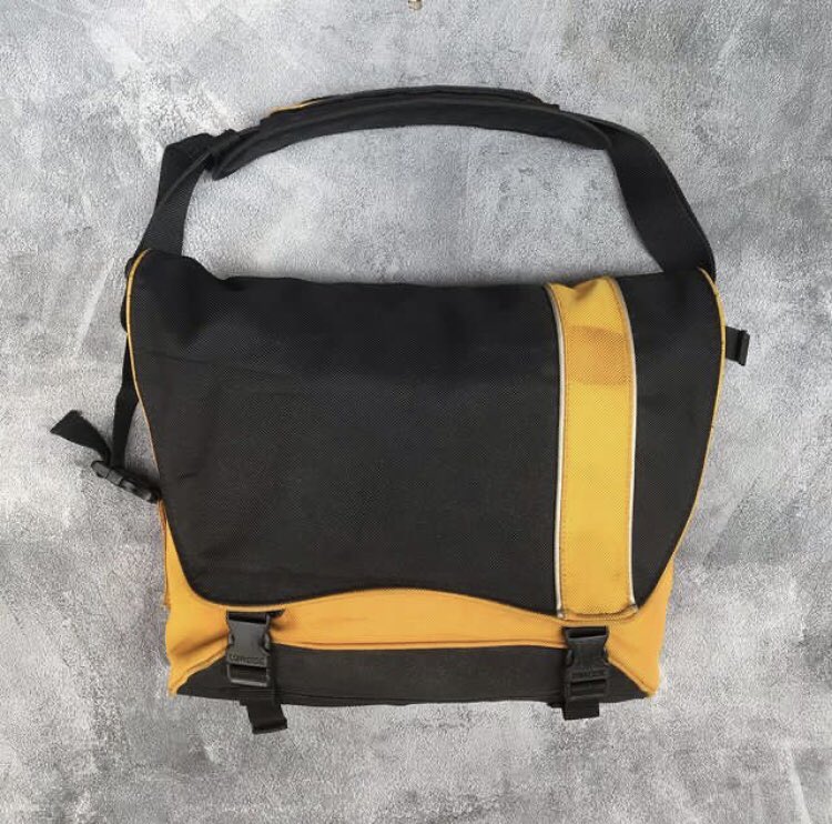 KananStrep's tweet photo. Fs messenger bag converse ukuran M L47 T37 , minus pemakaian saja.
Harga 250.000 bisa rekber👌
Minat Wa : 085157578664
#FnFjb https://t.co/MZRFl9Uy1v