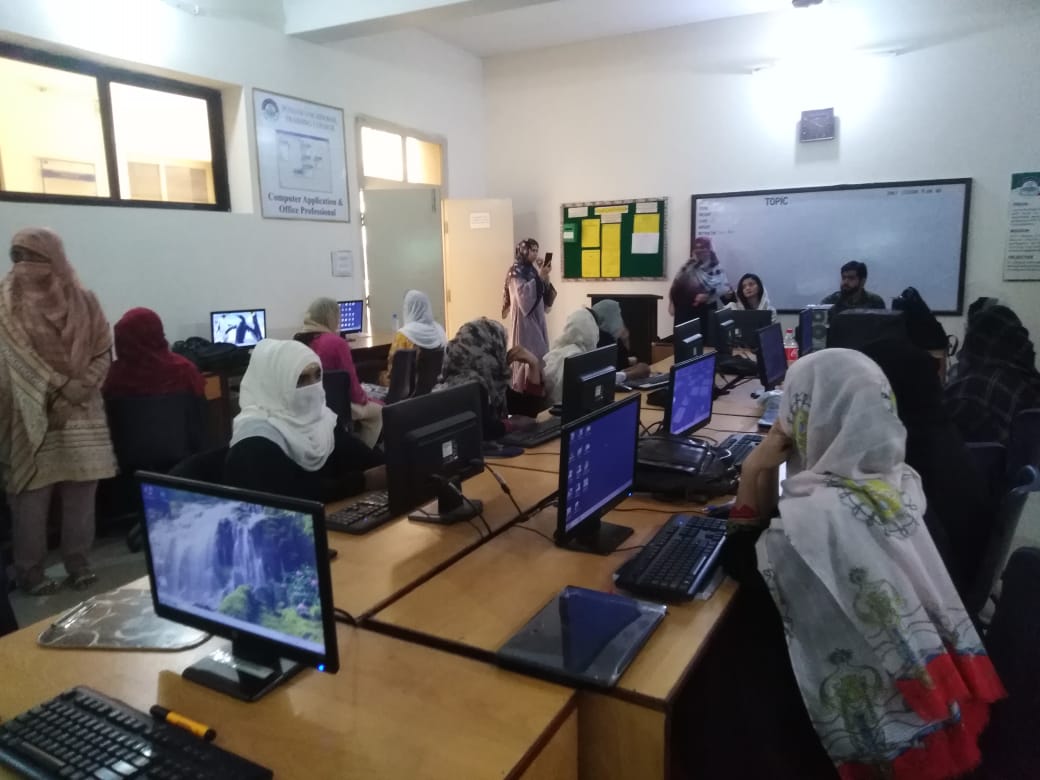 PvtcRm's tweet photo. Alhamdulillah - 04 more batches of Amazon Launched in Bahawalpur VTIs - Good work done by Principal Mrs. Afshan and Mr. Ifran - Credit Goes to whole team !
@PVTC_Official, #pvtc https://t.co/u3jBnAVOnI