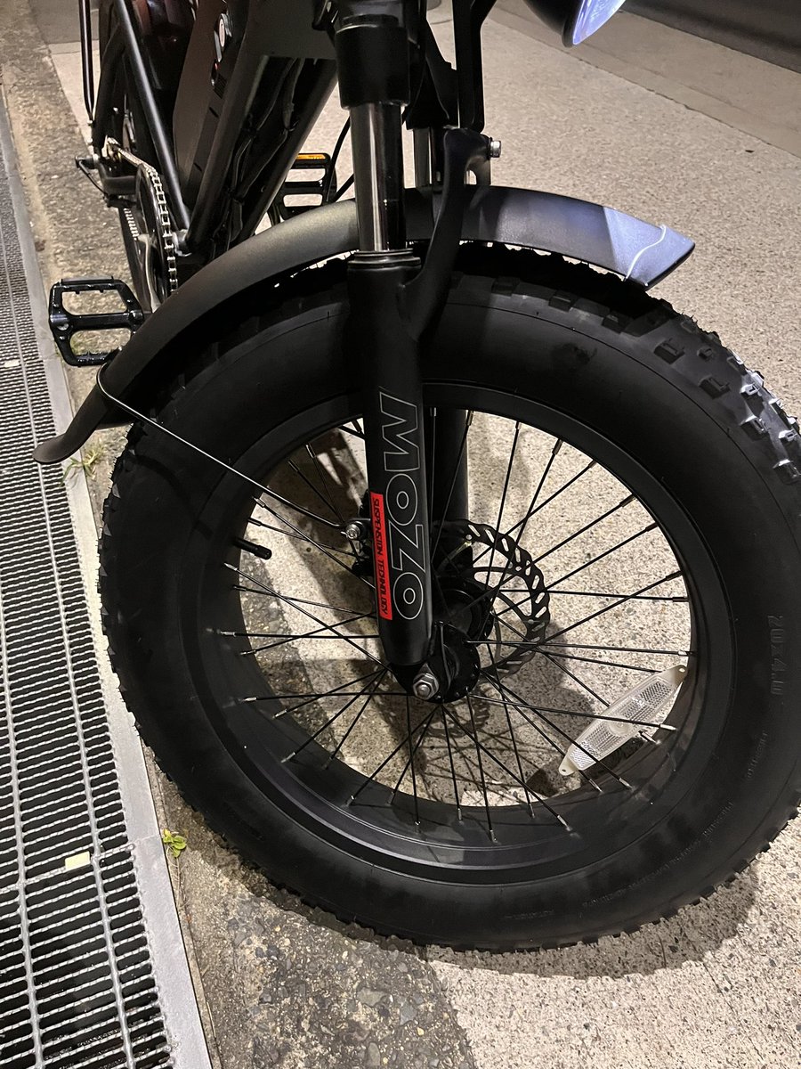 hiroproject's tweet photo. ヘッドライトが良い感じです
#matebike
#samebike
#adoa20f #fiido
#ファットバイク
#電動バイク #電動自転車 #電チャリ
#UberEats https://t.co/wkpiZvvNSe