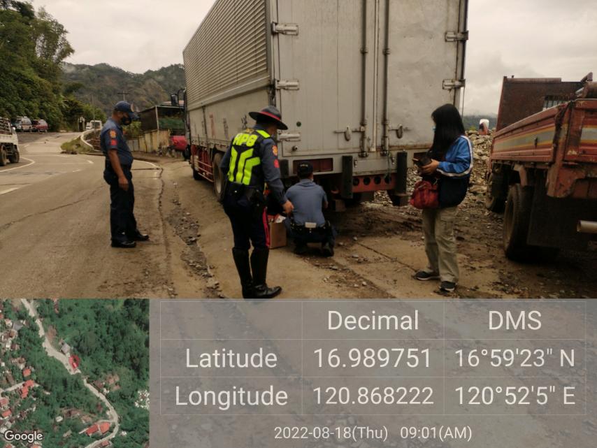 PNPBauko1's tweet photo. Info drive on adverse effects of illegal drug use,
Violence Against Women and Children,driving safety measures,Criminal liability of parents over minor who are driving without a license and responsible parenting  to the populacce of Barangay Banao Bauko
#projectsaferoadtrip https://t.co/Lz4gzz4jrB