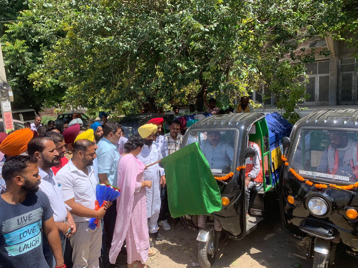 KulwantSinghS10's tweet photo. To make waste collection system efficient, today flagged off e-rickshaws at Ward No. 41 of Atam Nagar constituency. With proper segregation of dry and wet waste, the system is expected to ensure 100% waste collection and treatment.
#AtamNagar #Development #WasteManagement https://t.co/IuvadMtDLF