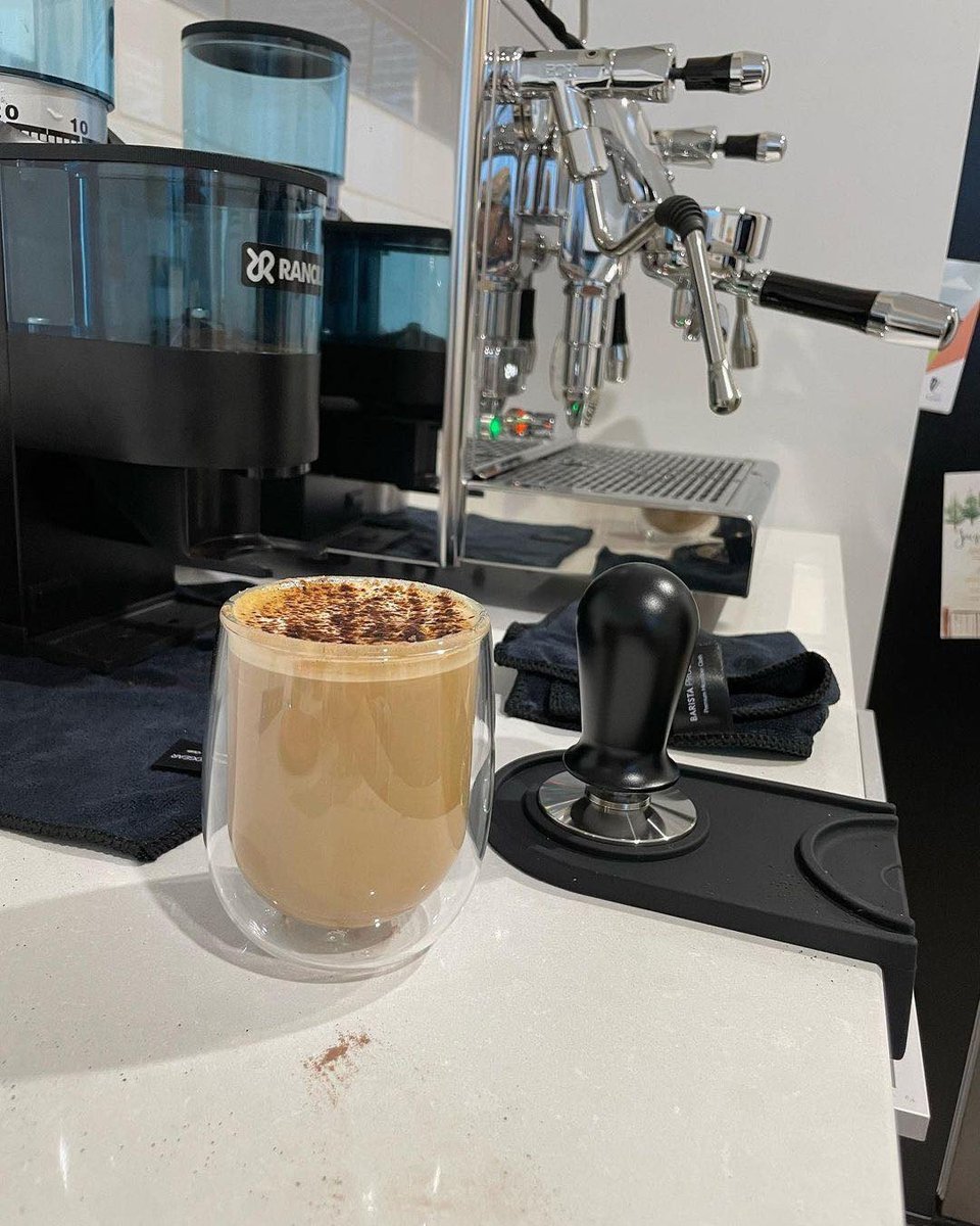 CMWMelbourne's tweet photo. We LOVE seeing your machines on the bench ! 🙌🏻... The stunning @ecmespresso
@alysecahill "Super stoked that our new toy has finally arrived!! "
———— ———— —————
#coffeeaddict #ecmespresso #ecmcoffee #coffeemaker #espressocoffee #coffeemachine https://t.co/9lpxRgXEk2