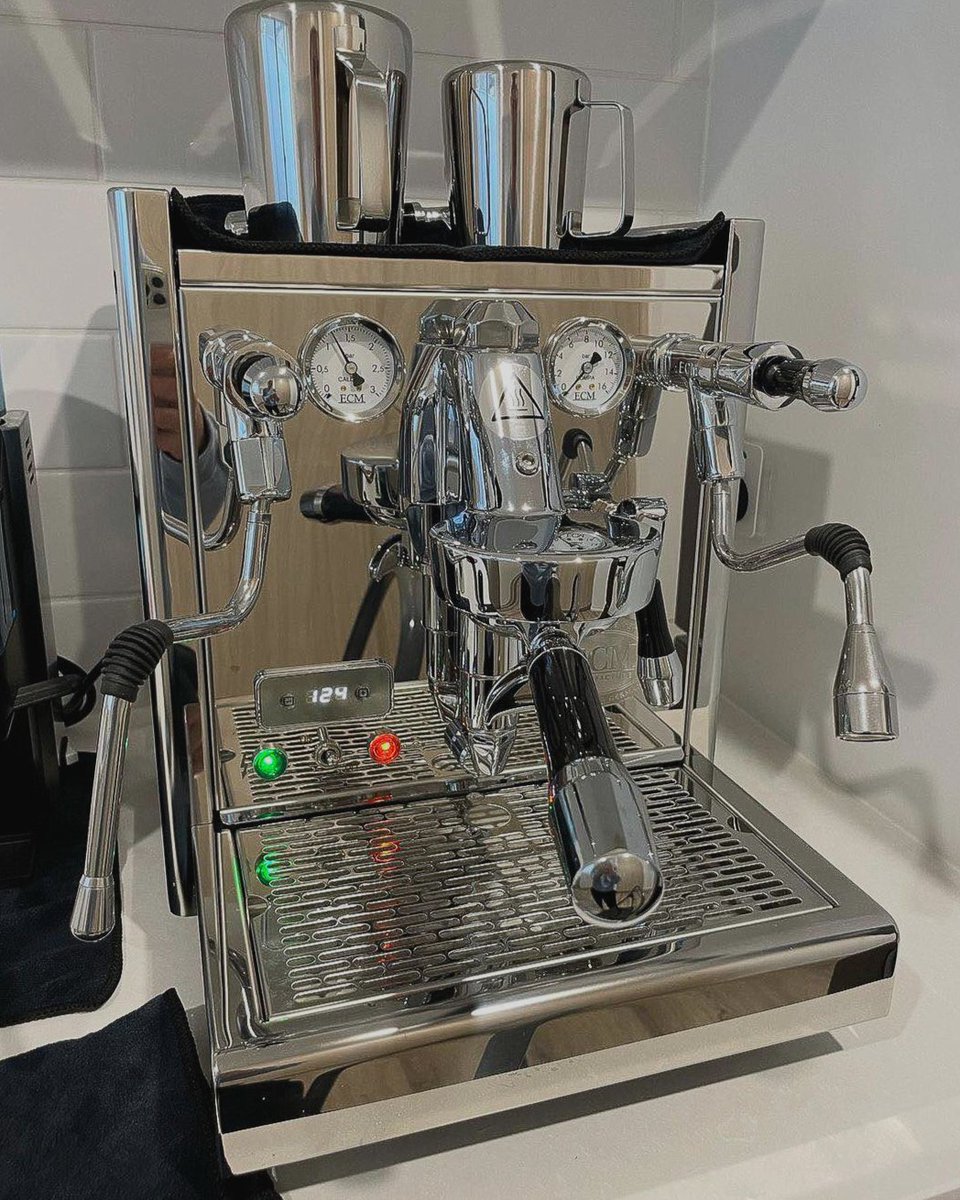CMWMelbourne's tweet photo. We LOVE seeing your machines on the bench ! 🙌🏻... The stunning @ecmespresso
@alysecahill "Super stoked that our new toy has finally arrived!! "
———— ———— —————
#coffeeaddict #ecmespresso #ecmcoffee #coffeemaker #espressocoffee #coffeemachine https://t.co/9lpxRgXEk2