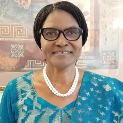 TheCameroonianZ's tweet photo. Félicitations à la Camerounaise Dr Mercy Tembon - nommée vice-présidente et secrétaire générale de la Banque mondiale.

@MercyTembon était directrice nationale de la @WorldBank pour le Bangladesh et le Bhoutan. 

#Cameroon 🇨🇲
© : @AkereMuna https://t.co/TxfHvShZSL