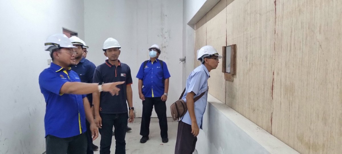 pppnjkrslgr's tweet photo. 18.8.22 - PPPNS hari ini meneruskan lwtn ke prjk IPD Jeli. Deligasi PPPNS tlh dismbut oleh PPPN Kelantan dan dibwa mlwt ke tapak projek IPD Jeli. Antara tempat² yang dilawati adalah lpg sasar tertutup, lokap dan bbrpa lg ruang² penting dalam pembinaan ini.
@JKRSelangor
#pppns https://t.co/et3lXUNn8q
