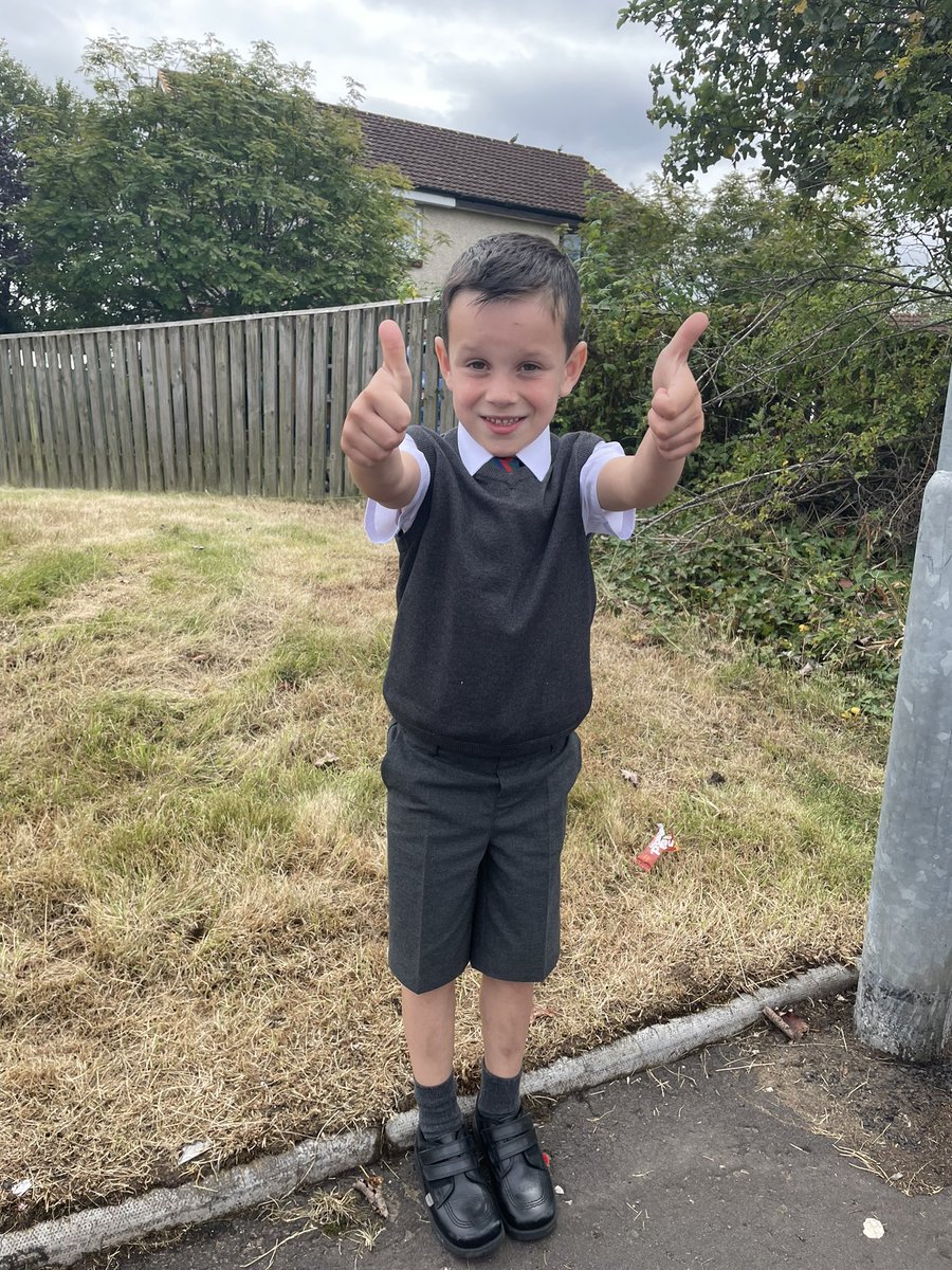 martini0882's tweet photo. @SikesideN a wee pic to say he had a great first day at school 🏫 https://t.co/gXm30wIBQR