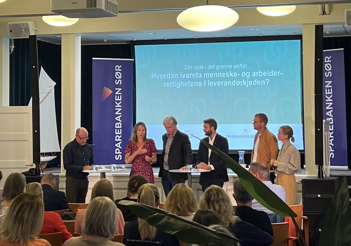 Hvordan ivareta menneske-og arbeiderrettigheter i leverandørkjeden i det grønne skiftet?<a href="/Utaker/">Espen Utaker</a> utforsker dilemmaene med <a href="/HeidiFurustoel/">Heidi Furustøl</a>, <a href="/jcvestre/">Jan Christian Vestre</a>, <a href="/AnjaBRii/">Anja Bakken Riise</a>, <a href="/olaelvestuen/">Ola Elvestuen</a>, <a href="/kjellingolf/">Kjell Ingolf Ropstad</a>. #arendalsuka2022