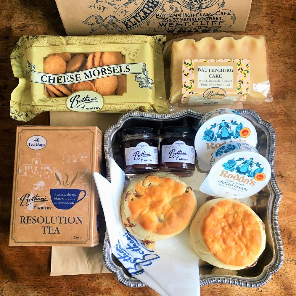 BothamsofWhitby's tweet photo. Hands up if you love a Cream Scone? 🙋
Indulge in raspberry preserve and clotted cream with The Botham's Cream Tea hamper, delivered to your door! | Price £15.95
Order now > https://t.co/3Yz1K2S6bd
#bothams #whitby #creamscone #cheesemorsels #battenburgcake #resolutiontea https://t.co/2nnS9GlpOH