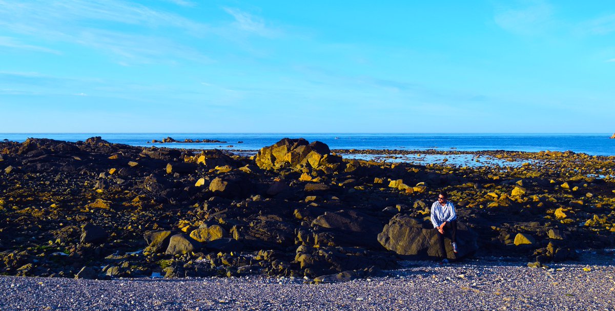 Encyclopedia of Colorful Getaways (Ismaïl Alsaïdi) tweet media