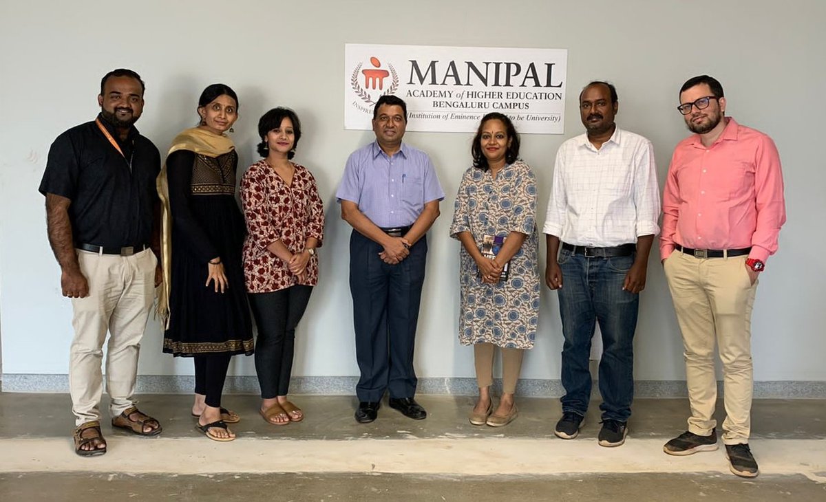 arjunaa_sr's tweet photo. What an #inspiring and #simple person you are!

It was a pleasure and #honour to meet you, #commodore @srikantkesnur sir at our #DLHS dept in #mahebengaluru campus.

We will be in touch with you.

#mahe #bengalurucampus #special #guest #author 
#inspire #liberalarts #Literature https://t.co/ywIIHmr4pB