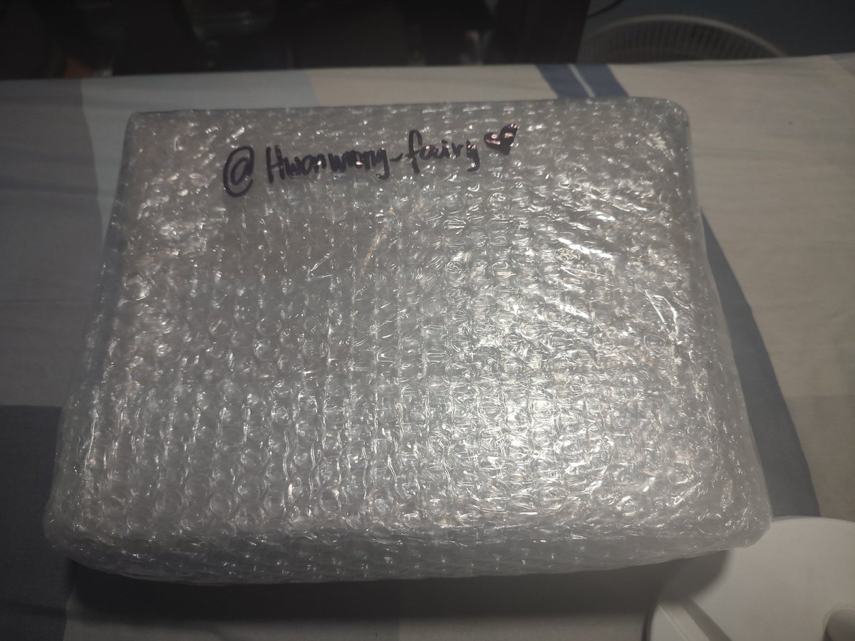 Hwanwoong_Fairy's tweet photo. Thank you po @WreckStanPH for bring my Digipack safe, Grabi ang hirap buksan Ng package dahil sobrang dami bubble wrap HAHAHA, thank you po
Sa freebies until the next transaction
#WSPHFEEDBACK https://t.co/0J4QeXMSm1