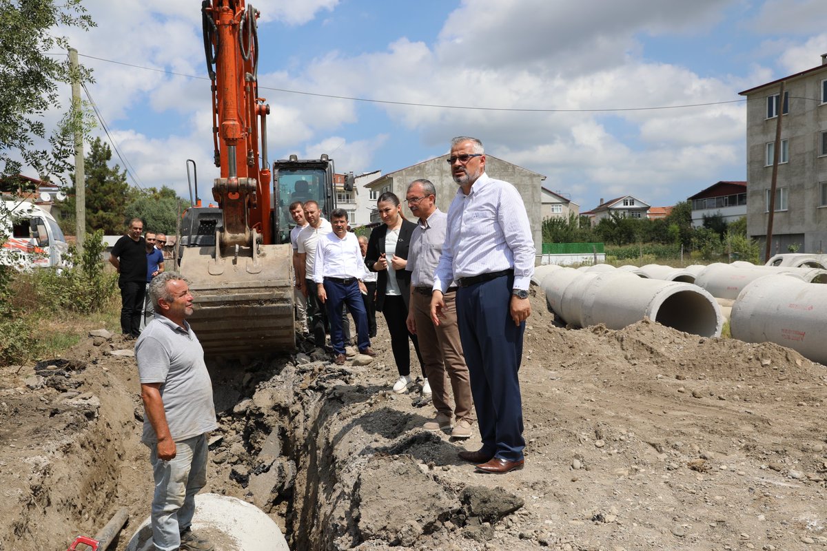 hamitkilicbafra's tweet photo. Milletvekilimiz @AvOrhanKIRCALI, İlçe Başkanımız @AvibrahimSemiz ile ilçemizi daha sağlıklı bir altyapıya kavuşturmak için @GenelSaski tarafından gerçekleştirilen 153 kilometre uzunluğundaki alt yapı hattı çalışmalarında incelemelerde bulunarak yetkililerden bilgi aldık. https://t.co/aQB0Wcd2e8